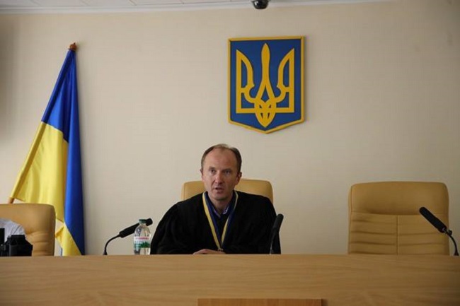 следственный судья Владимир Карабань